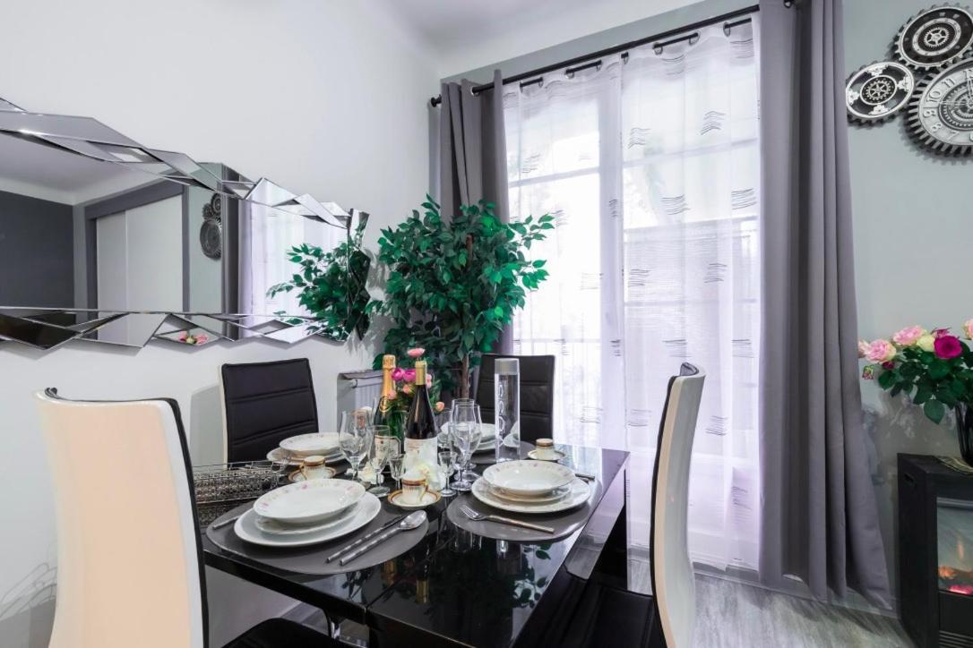 Beau 3 Pièces, 7 Pers, 2 Terrasses, Centre, Calme, Sécurité Appartement Nice